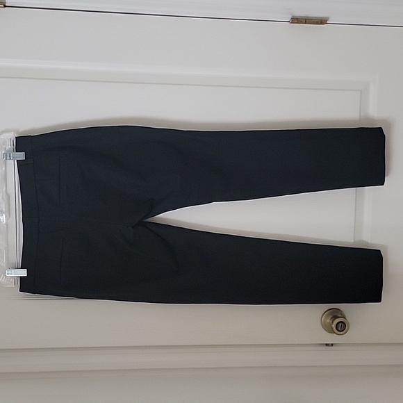 Banana Republic "Ryan" Trousers.  Black, Size 2, Gently Used Condition - Picture 3 of 14